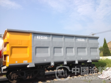 2013<em></em>�<em></em>�?月在齊齊哈爾軌道交通裝備有限責任公<em></em>�<em></em>�? 大連出口車基地涂裝的出口澳大利亞的礦石車3.jpg